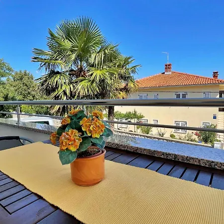Bohovic Apartment